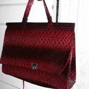 Burgerdy bag with four slots inside